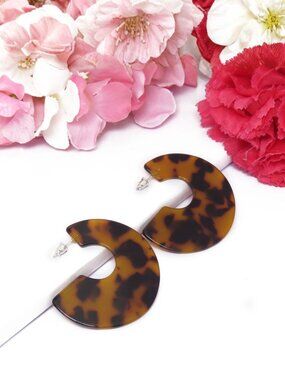 Trendy Tortoise Shell Half Hoop Earrings for Women Lightweight Resin Earrings